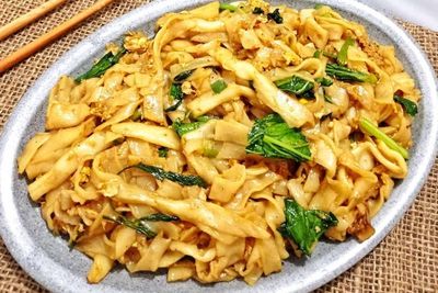 17 Ide Nama Usaha Kwetiau Goreng yang Unik, Gaul, dan Bikin Laper Mata!