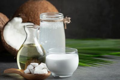 6 Bahan Pengganti Santan, Tetap Bikin Masakan Gurih dan Lezat!