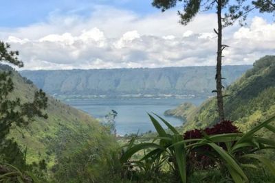 Luhut Larang Pembangunan Hotel Bintang 3 di Danau Toba, Sandiaga Uno Buka Suara