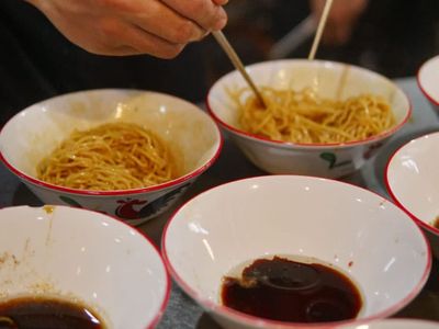 10 Rekomendasi Kuliner Malam Bandung Paling Laris dan Enak