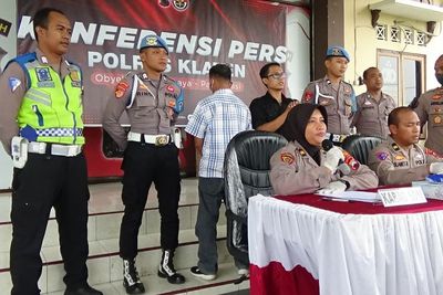 Heboh Mobil Pelat Merah Tabrak Lari Pemotor, Penumpangnya Ternyata Kepala Dinas di Madiun