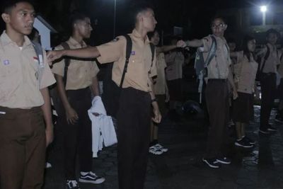 Pelajar NTT Masuk Sekolah Jam 5 Pagi, Psikolog: Bisa Mengganggu Kesehatan Mental