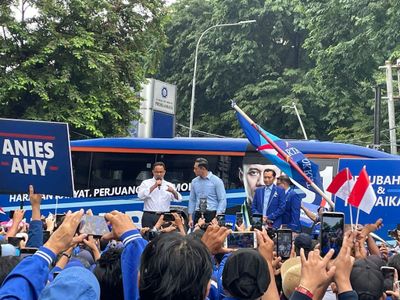Kecewa, Demokrat Jember Turunkan Poster Bergambar Anies-AHY Tengah Malam