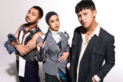 Tiga Musisi Peraih AMI Awards Kolaborasi Nyanyikan Lagu The One MALIQ & D Essentials
