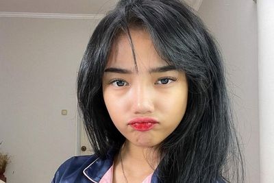 Fuji Pamer Foto Monyong Bangun Tidur, Rambutnya Acak-acakan Banget