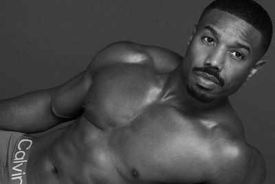 Michael B. Jordan Minta Maaf ke Ibunya Usai Tampil Seksi Jadi Bintang Pakaian Dalam 