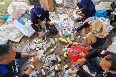 Menumbuhkan Kesadaran Masyarakat Lewat Kampung Pilah Sampah di Semarang