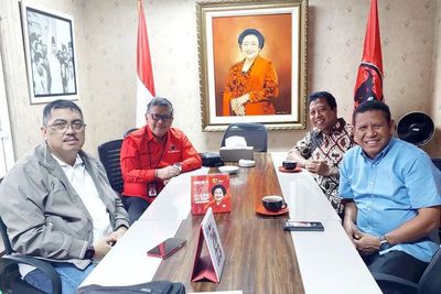 Sekjen Hasto Kristiyanto Bertemu Romahurmuziy, PDIP Rayu PPP?