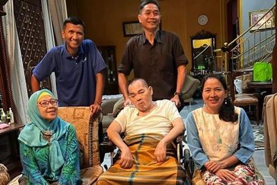 Potret Terbaru Mat Solar Bajaj Bajuri Bikin Terenyuh, Tubuh Kurus Memucat Lawan Stroke