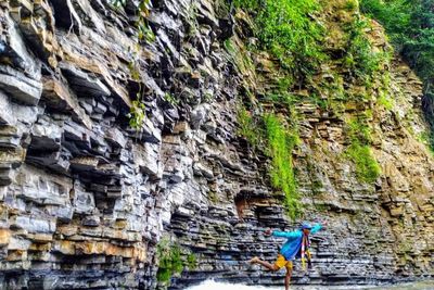 Batu Basusun, Wisata Alam di Kupang Tawarkan View Tebing Batu Unik Menjulang Tinggi