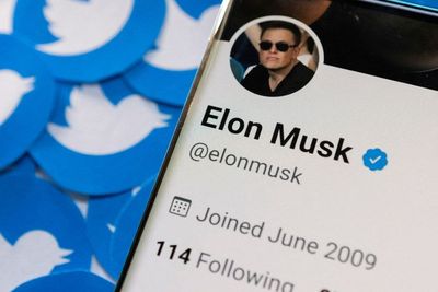 Fakta Elon Musk: Punya 2 Bodyguard yang Mengawalnya Seharian, ke Toilet Aja Dianterin!
