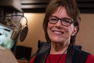 Susan Bennett: Wanita Dibalik Suara Asli Siri, Awalnya Gak Tau Bakal Dipakai Apple!