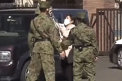 Dianggap Nyebelin, Militer Jepang Latihan Khusus untuk Menangani YouTuber Prankster