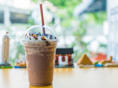 Rutin Konsumsi Minuman Manis, Wanita Ini Alami Batuk Berbulan-bulan Sampai Suara Hilang