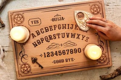 Mirip Permainan Jelangkung, 28 Murid Kolombia Dilarikan ke Rumah Sakit Usai Mainkan Ouija