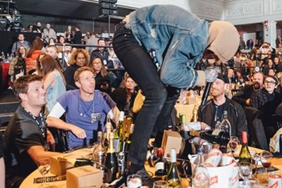 Kisah Perseteruan BMTH dengan Coldplay, yang Bikin Oliver Skyes Ngamuk di NME Awards 2016