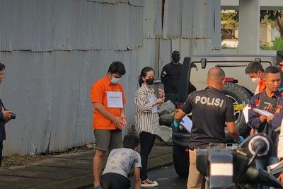 Sebelum Eksekusi David, Kekasih Mario Santai Nonton Sambil Bakar Rokok