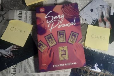 Review Novel Sang Peramal , Lenyapnya Ahli Tarot di Tengah Pusaran Stigma dan Prasangka