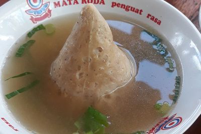 Tumpeng Gak Hanya Nasi, Di Jogja Ada Bakso Tumpeng Tepi Sawah yang Selalu Ramai! 