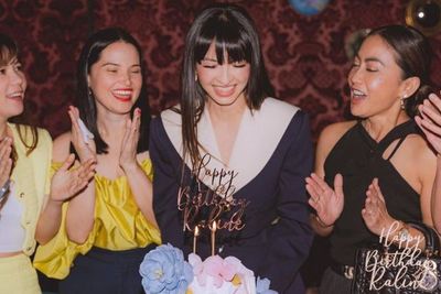 Potret Raline Shah Rayakan Ultah ke-38, Disebut Mirip Lisa BLAKPINK Sampai Song Hye Kyo
