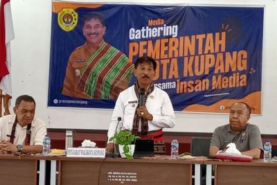 Kota Kupang Kirim 30 Siswa Berprestasi Bidang Teknologi untuk Dilatih Prof Yohanes Surya