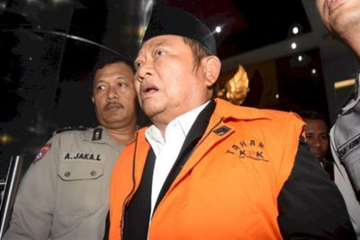 KPK Sita Tas Louis Vuitton, Tumi hingga iPhone dari Eks Bupati Sidoarjo Saiful Ilah