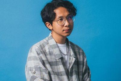 Aldrian Risjad Tuangkan Penyesalan Masa Muda Lewat Lagu Terbaru Bukan Puncak Dunia