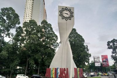 Tugu Jam Gede Jasa, Ikon Kota Tangerang yang Bisa Mengeluarkan Bunyi Unik