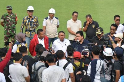 Menpora Amali dan Ketum PSSI Tinjau Stadion Kapten I Wayan Dipta, Renovasi Hampir Tuntas