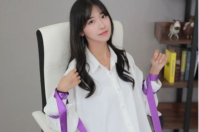 Liburan ke Indonesia, Streamer Twitch Ini Malah Nyungsep ke Selokan saat Live Streaming