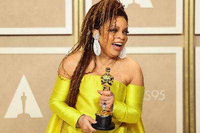 Ruth E. Carter Jadi Perempuan Kulit Hitam Pertama yang Raih Piala Oscar Dua Kali