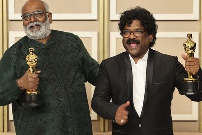 Lagu Naatu Naatu dari Film India RRR Ciptakan Sejarah Baru di Academy Awards