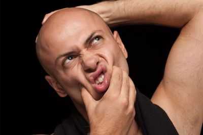 8 Cara Menumbuhkan Rambut Botak dengan Bahan Alami, Tanpa Efek Samping