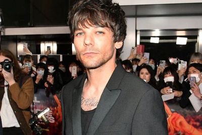Louis Tomlinson Bangga Tulis Lagu untuk One Direction, Cita-cita Masa Kecil Tercapai
