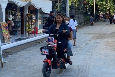 Solusi Refreshing di Bali Pas Tanggal Tua, Sewa Sepeda Listrik Sanur Murah Meriah