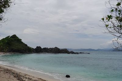 Telawas Beach, Pantai Indah dengan Bebatuan Alam Unik di Lombok Tengah