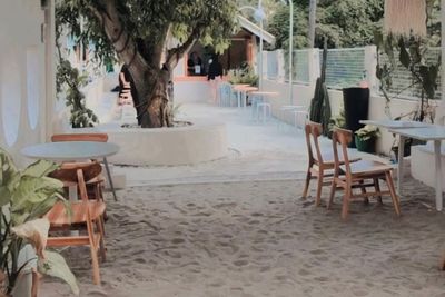 Ada Kafe Estetik Berpasir Putih di Cilegon, Sering Jadi Lokasi Photoshoot Selebgram