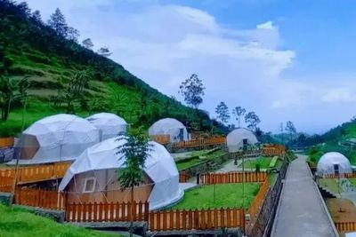 Serunya Camping Rasa Hotel di Lembah Indah Malang, Viewnya Gunung Kawi