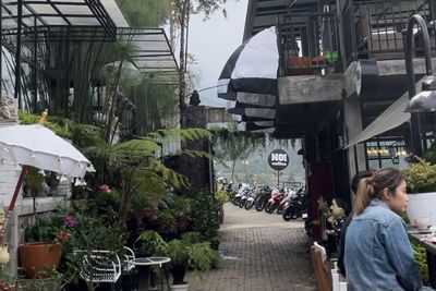 Mau Ngopi Sambil Nikmati Kabut dan Udara Dingin? Cobain ke Noi Coffee Kota Batu