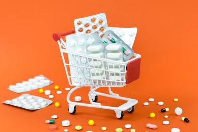 Dikeluhkan Masyarakat, Mengapa Harga Obat di Indonesia Lebih Mahal?