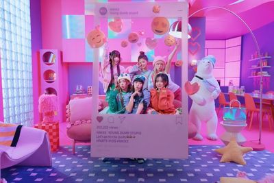 Review Lagu Young, Dumb, Stupid NMIXX, Makna Lirik plus MV: Agak Beda Tapi Lebih Manis