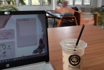 Perdipe Coffee: Kafe dengan Biji Kopi Asli Sumatera Selatan, Bisa Roasting Sendiri!