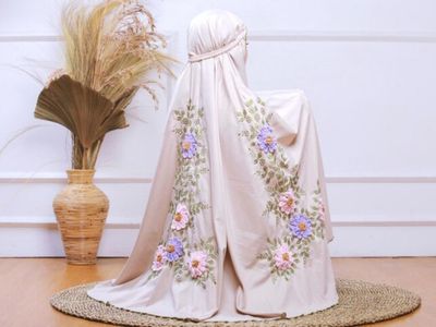 Cuci Mukena Buat Ibadah Selama Ramadan Berapa Hari Sekali? Cewek-cewek Perhatikan Nih