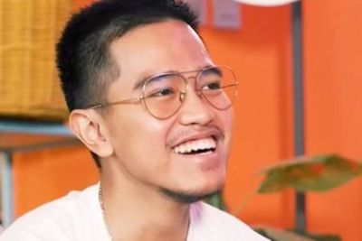 Begini Reaksi Kaesang Pangarep Cobain Snack Cheese Ramyeon ala Korea