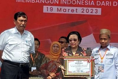 Megawati Dapat Pengharggan Hingga APDESI Tuntut Alokasi Dana Desa 10 Persen dari APBN