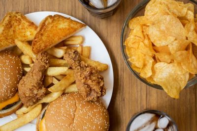 Warning! 68 Persen Masyarakat Indonesia Masih Senang Konsumsi Makanan Berlemak saat Puasa