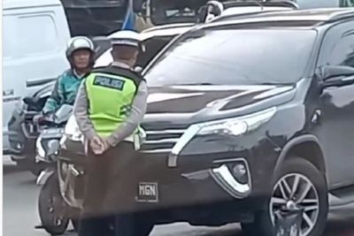 Viral Fortuner Kabur Seruduk Polisi di Jakbar, Begini Kronologinya!