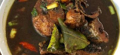 Masak Makanan Betawi Gabus Pucung Sambut Ramadan, Mirip Rawon tapi Bahan Utamanya Ikan