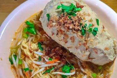 Cobain Bakso Beranak Mercon Ibu Jannah di Tangerang, Seporsi Mulai Rp12 Ribu Aja