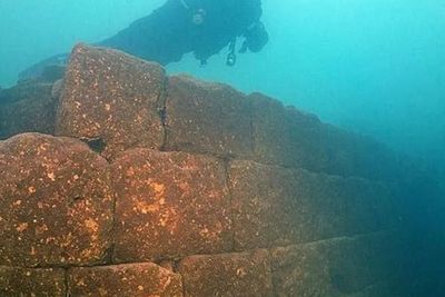 Temuan Kastil Misterius di Dasar Danau Turki, Berusia 3.000 Tahun Disebut dalam Kitab Suci